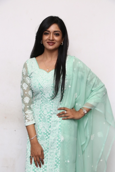 actress mamta mohandas latest photos