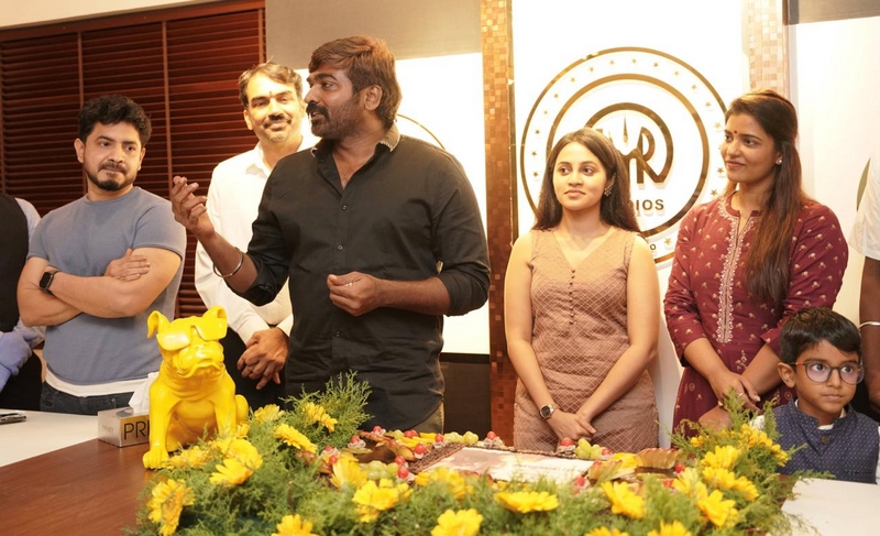 Ka Pae Ranasingam Movie Success Celebration Photos