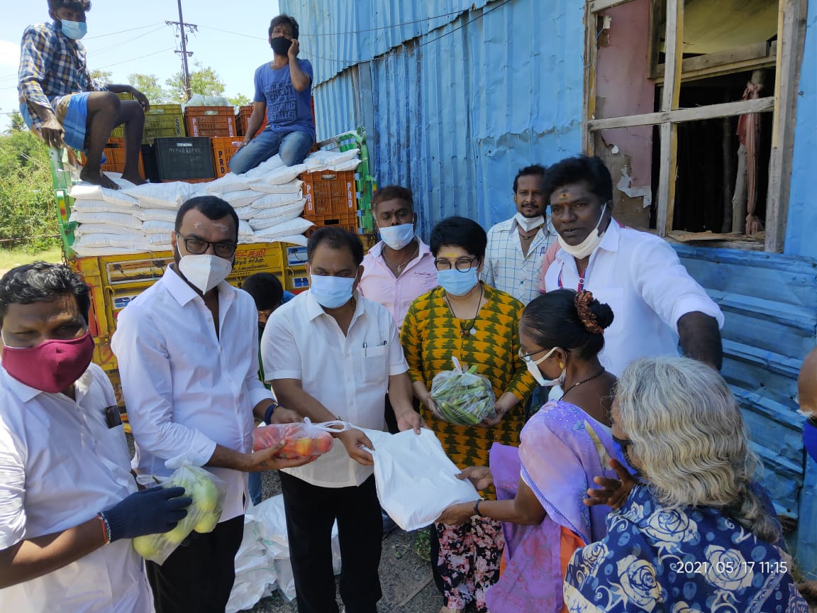 Actor Poochi Murugan Donated Groceries for Nadigar Sangam Members ...