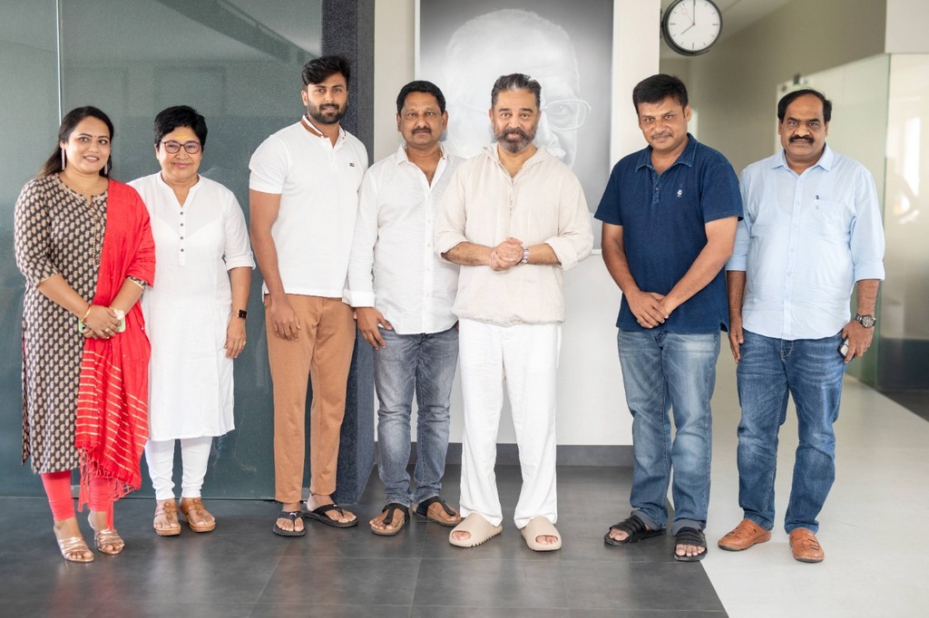 Sembi Movie Team Meet Kamal Hassan and Wish Vikram Success Stills