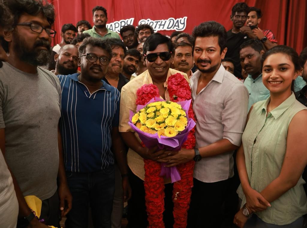 Vadivelu Birthday Celebration in Maamanithan Shooting Spot Stills