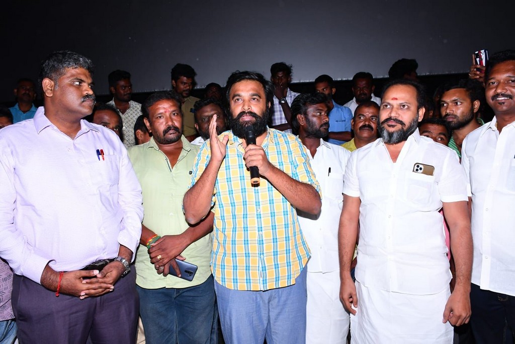 Actor Durai Sudhakar and Actor Sasikumar Watch ‘Ayothi’ Movie in Tanjore Rani Paradise Theater with Public Stills