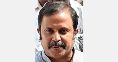 Madhu Yashki Goud Points to Potential Legal Trouble for KCR and KTR