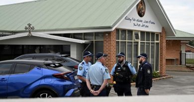 Australian Police Arrest Seven Teen Extremists Linked to Sydney Church Stabbing