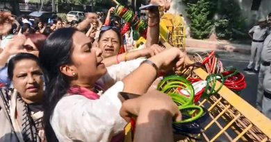 BJP Mahila Morcha Demands Kejriwal’s Resignation Over Swati Maliwal Assault