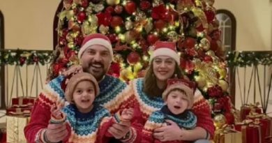 Yuvraj Singh Shares Festive Family Christmas Photo