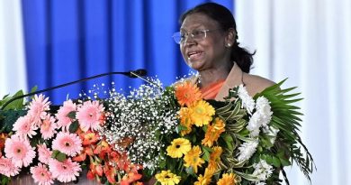 President Murmu Pays Tribute to Armed Forces Veterans
