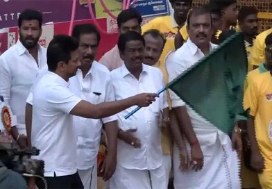 பாலமேடு ஜல்லிக்கட்டு போட்டியை துணை முதல்வர் உதயநிதி ஸ்டாலின் தொடங்கி வைத்தார்