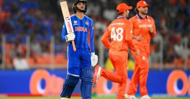 Amir Warns Abhishek After Three Ducks