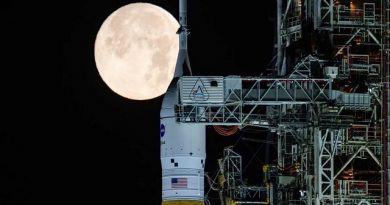 NASA Moon Rocket Fueling Halted Due to Leak