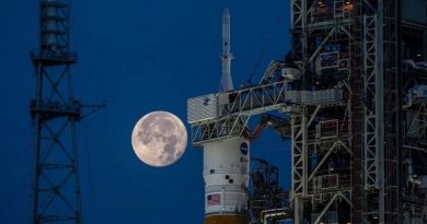NASA Schedules Crewed Lunar Mission Next Month
