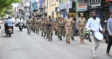 Chennai Vendor Awaits Aid, Backs DMK