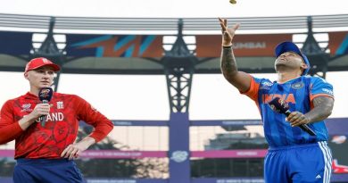 England Opt to Bowl in Semifinal