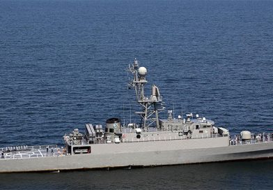 இந்தியப் பெருங்கடலில் ஈரான் போர்க்கப்பல் தாக்கி அழித்த அமெரிக்கா – 100 க்கும் மேற்பட்டவர்கள் உயிரிழப்பு