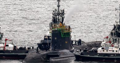 ஈரானுக்கு மிக அருகில் நீர்மூழ்கி போர் கப்பலை நிலைநிறுத்திய பிரிட்டன்!