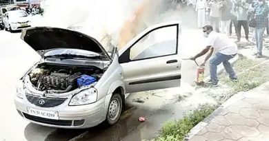 திருச்சி அருகே ஓடும் காரில் திடீர் தீ – அதிஷ்ட்டவசமாக 6 பேர் உயிர் தப்பினர்