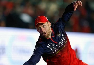 Bhuvneshwar Strikes Again, Salt Takes Stunning Catch