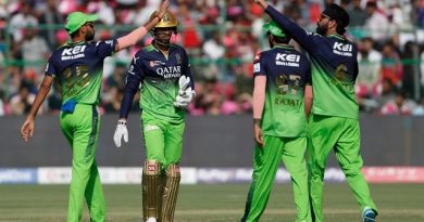 Bhuvneshwar Strikes, Jitesh Takes One-Handed Catch