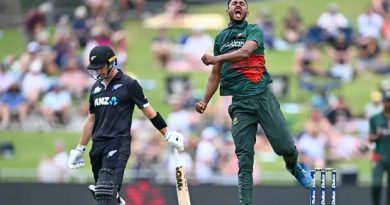 New Zealand Battles Back Against Bangladesh