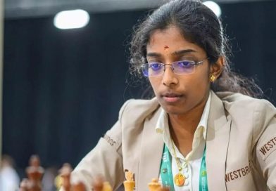Vaishali Leads Women’s Candidates, Eyes Title