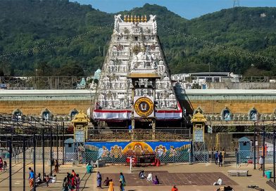 திருப்பதி ஏழுமலையானுக்கு ரூ.95 லட்சம் மதிப்பிலான தங்கப் பதக்கங்களை வழங்கிய பெங்களூர் பக்தர்!