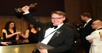 Airline Loses Oscar Statue in Mix-Up