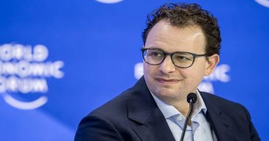Anthropic CEO Warns AI Will Disrupt Software Jobs
