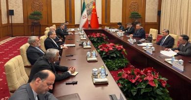 China’s Foreign Minister Meets with Iran’s Diplomat Amid Hormuz Strait Pressure