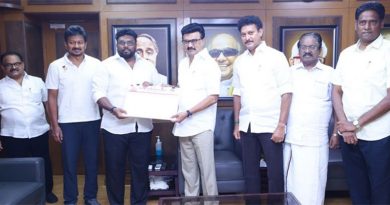இளைஞர் காங்கிரஸ் முன்னாள் பொதுச்செயலாளர் அலீம் அல் புகாரி மு.க.ஸ்டாலின் முன்னிலையில் திமுகவில் இணைந்தார்!