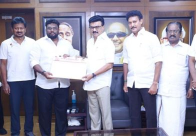 இளைஞர் காங்கிரஸ் முன்னாள் பொதுச்செயலாளர் அலீம் அல் புகாரி மு.க.ஸ்டாலின் முன்னிலையில் திமுகவில் இணைந்தார்!