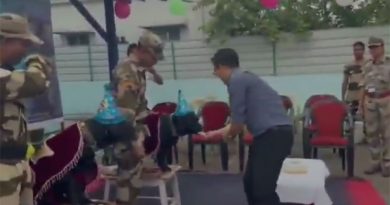 பாதுகாப்பு பணியில் ஈடுபட்டுள்ள மோப்ப நாய்களுக்கு பிறந்தநாள் கொண்டாடிய பாதுகாப்புப் படையினர்!