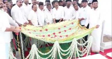 காயிதே மில்லத்தின் 130 வது பிறந்த நாள் – நினைவிடத்தில் மலர்ப்போர்வை அணிவித்த முதலமைச்சர் ஜோசப் விஜய்