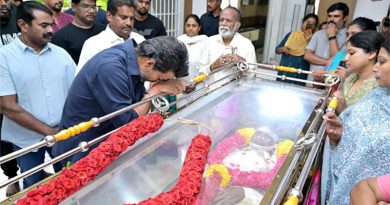 இயக்குநர் பாரதிராஜா மறைவு – முதல்வர் ஜோசப் விஜய் நேரில் அஞ்சலி!