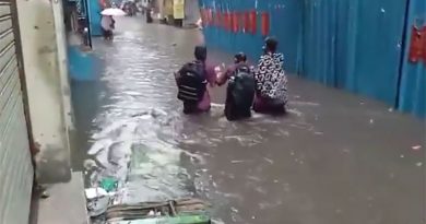 டெல்லியில் கொட்டி தீர்த்த கனமழை – முக்கிய சாலைகள் வெள்ளத்தில் மூழ்கியது