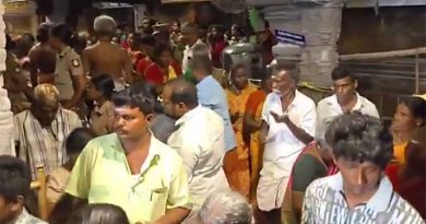 திருச்சி சமயபுரம் மாரியம்மன் கோவிலில் ஆடி வெள்ளிக்கிழமை வழிபாட்டிற்காக குவிந்த லட்சக்கணக்கான பக்தர்கள்
