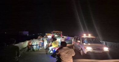 Couple in Andhra Pradesh Leaves Child on Bridge Before Jumping into River