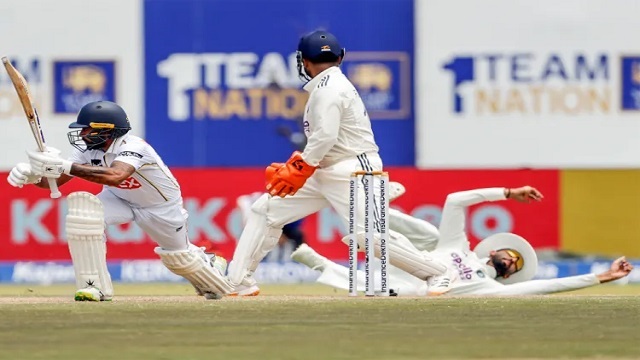 Funny Banter Between Jaiswal and Dickwella During India vs Sri Lanka Test