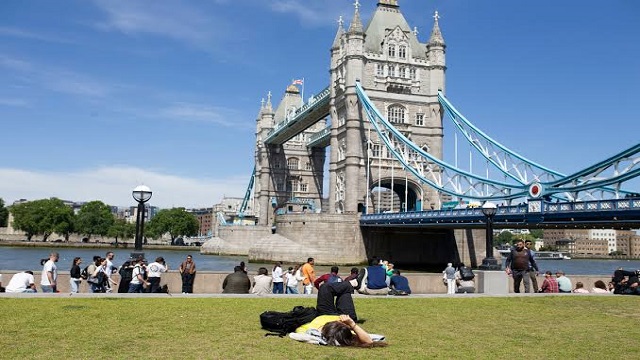 Heat Wave Hits Britain as Temperatures Soar