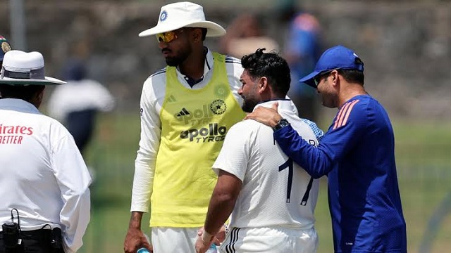 Jurel Keeps Wickets as Pant Injured