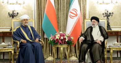 Oman’s Foreign Minister Meets Iran’s Top Diplomat in Tehran