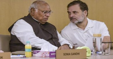 Congress leader demands PM Modi’s resignation over CEC row
