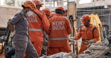 Hundreds of Students Flee After Hostel Collapse