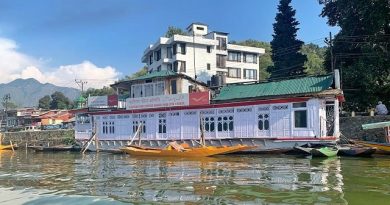 India’s Floating Post Office on Dal Lake