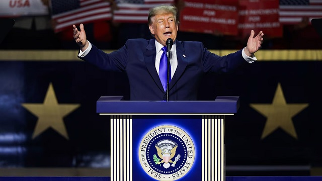 Trump Promises $5,000 for Americans if Republicans Win Congress