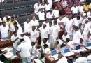 சட்டசபையில் அமளி – திமுக எம்.எல்.ஏக்கள் வெளியேற்றம்
