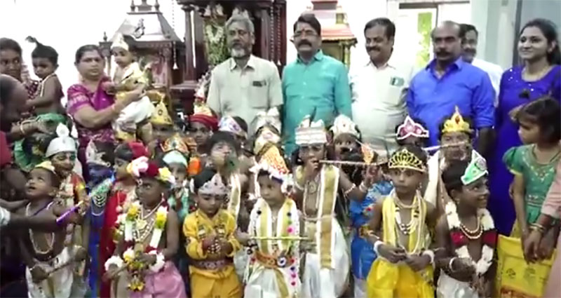 மதுரையில் ஸ்ரீ கிருஷ்ண ஜெயந்தி கோலாகலம் – ராதை – கிருஷ்ணன் வேடமணிந்து குழந்தைகள் அசத்தல்!