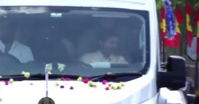 மேட்டூர் அணையைத் திறக்க சேலம் வருகை தந்த முதலமைச்சருக்கு உற்சாக வரவேற்பு!