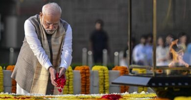 Prime Minister Modi Honors Mahatma Gandhi on Birth Anniversary