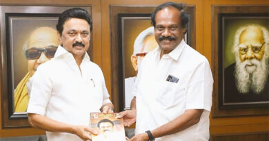 மு.க.ஸ்டாலின் கழற்றி வைத்த செருப்பே தமிழகத்தை ஆள்கிறது – திண்டுக்கல் லியோனி தாக்கு